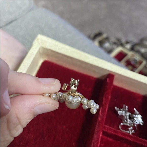 Vintage Pearl Brooch Snowflake - Picture 6 of 6